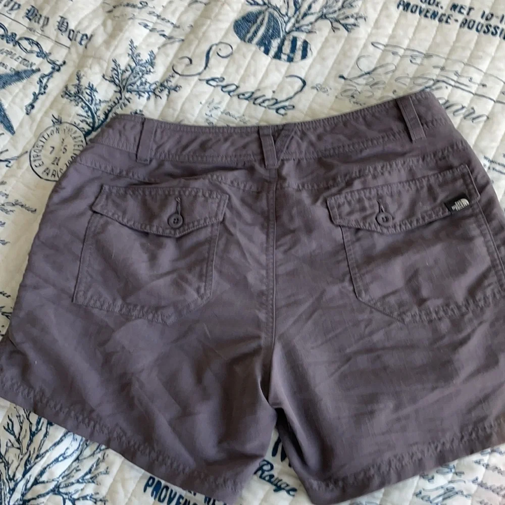 The North Face Hiking Trail Shorts Taupe Brown Gray Zip Pocket Size 8 EUC